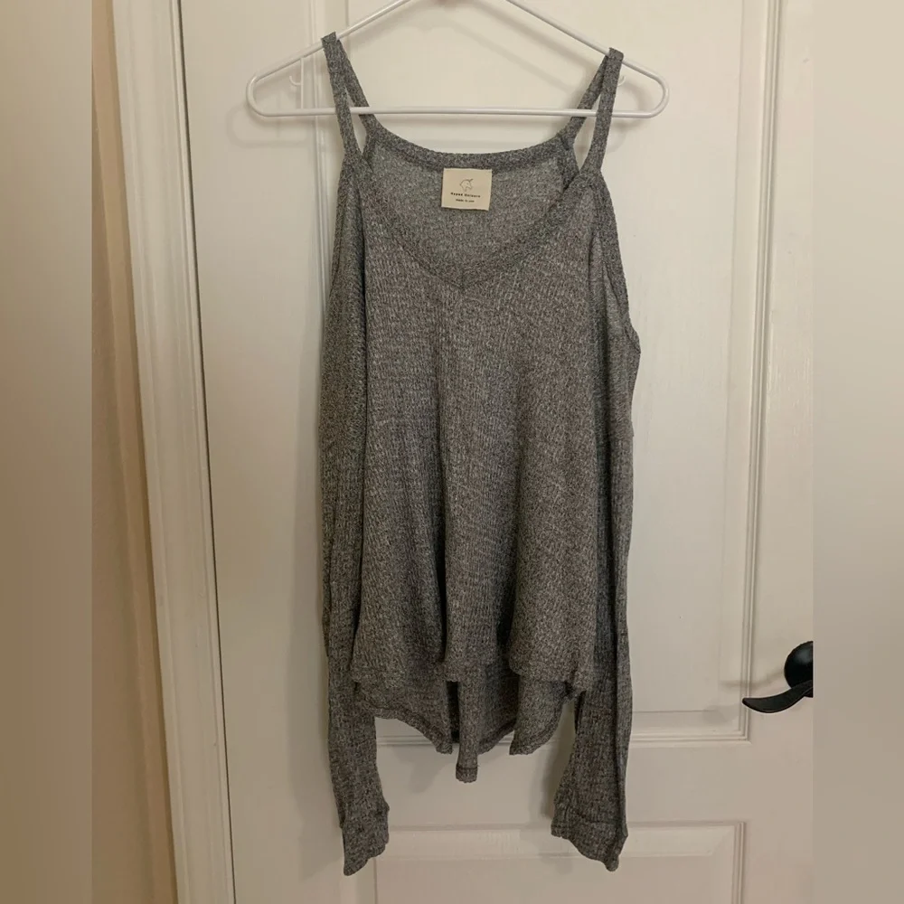 NWOT Hyped Unicorn Long Sleeve Open Shoulder Gray Top - Picture 3 of 5